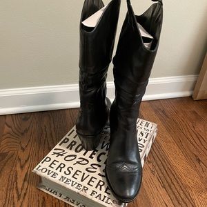 BCBG Black Boot Calf 9.5M